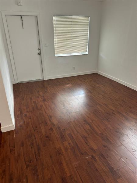 Building Photo - 400 SE 3rd Ave Unit 207