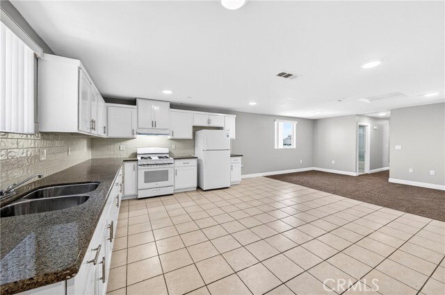 Photo - 11227 Towne Ave