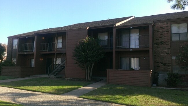 Photo - College Station - Cripple Creek Condos - 1 bedroom - 1 bath - pool on site.
