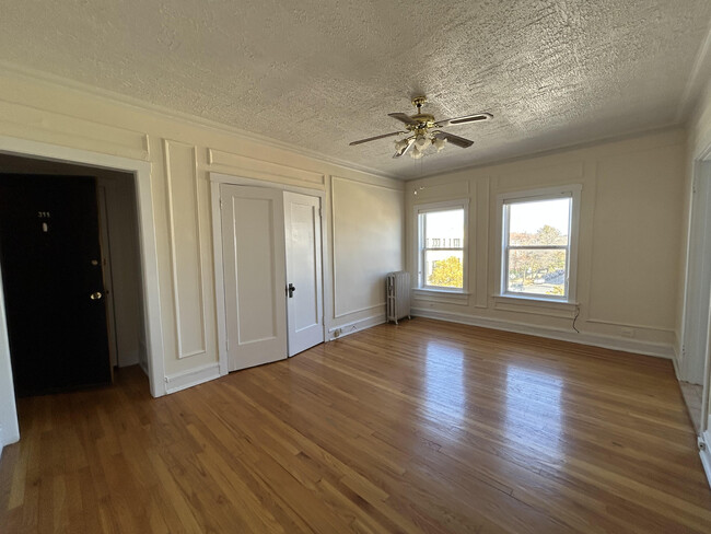 Photo - 2712 N Milwaukee Ave Condo Unit 302