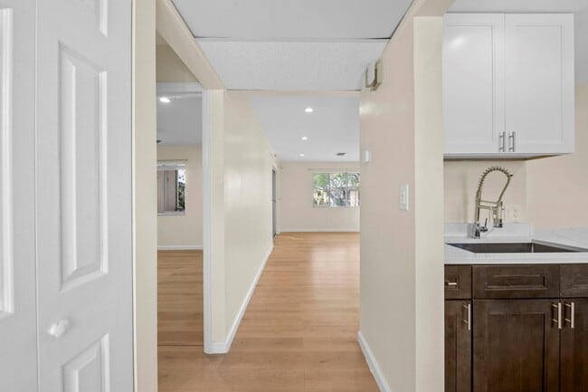 Photo - 830 SW 9th St Cir Unit 204