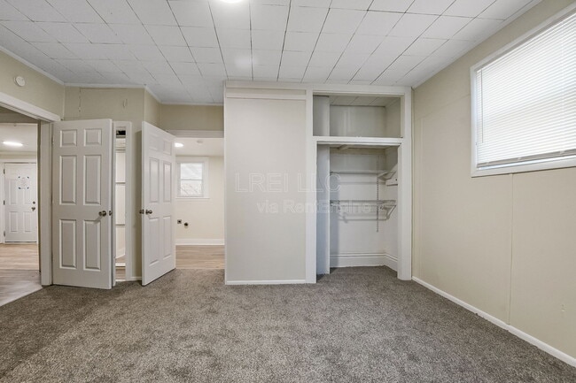 Photo - 2104 W Burnett Ave