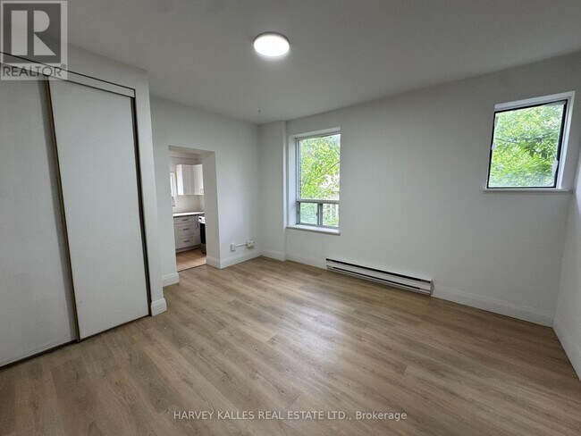 Photo - 399 Dupont St Unit 304