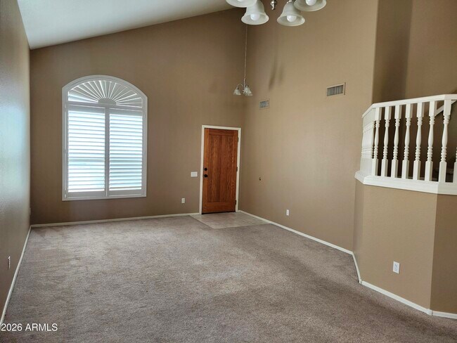 6652 W Rose Garden Ln