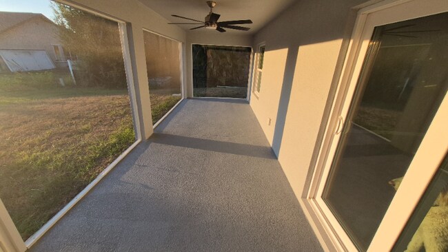 Photo - 661 Myra Ln NW