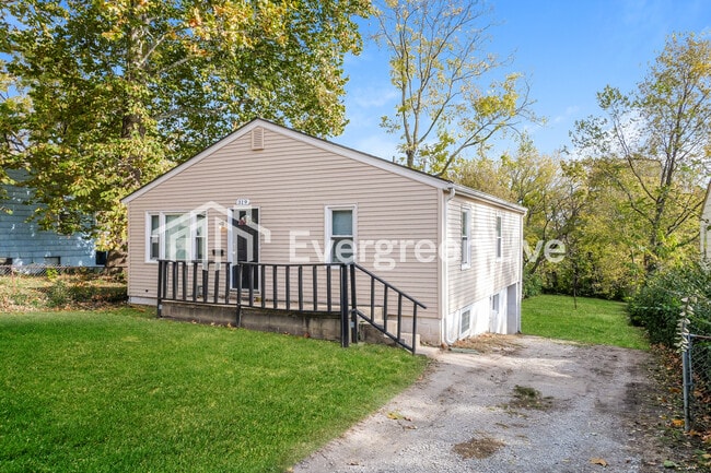 Photo - 319 S Hocker Ave