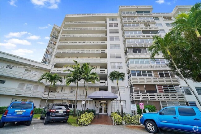 Building Photo - 1401 NE Miami Gardens Dr Unit 597 Rental