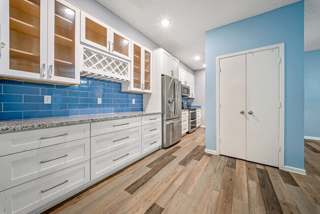 Photo - 7095 N Holiday Dr