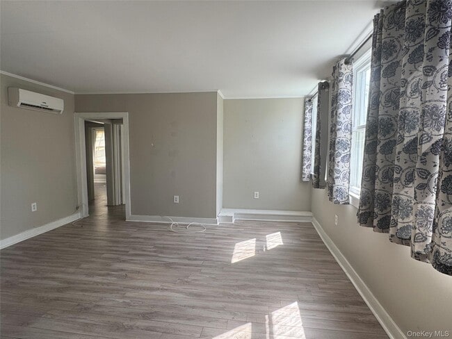 Photo - 425 Landing Ave