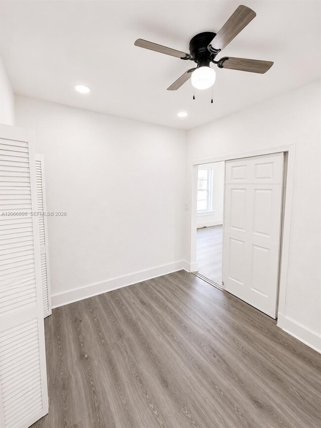 Photo - 1319 Meridian Ave Unit 204