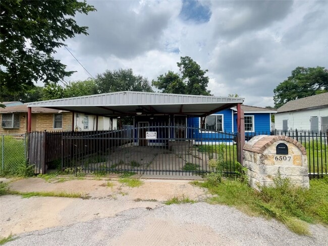 Photo - 6507 Longview St