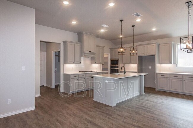 Photo - 7618 55th St