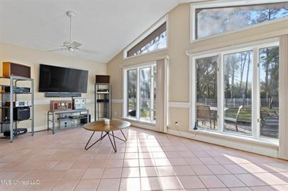 Photo - 219 Tantallon Dr