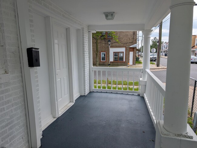 Photo - 1930 Grant Ave