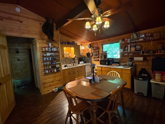 Photo - 79 Spruce Peak Rd