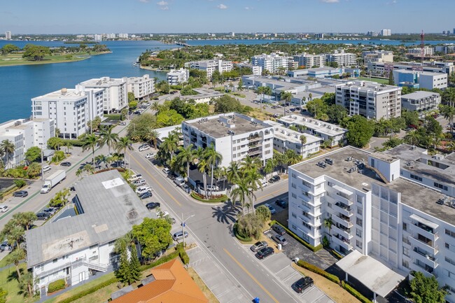 Building Photo - Legacy at Bay Harbor