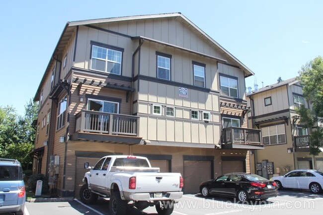 Building Photo - 2 Bed, 2.5 Bath Townhome at Woodhaven Crossing in Sherwood