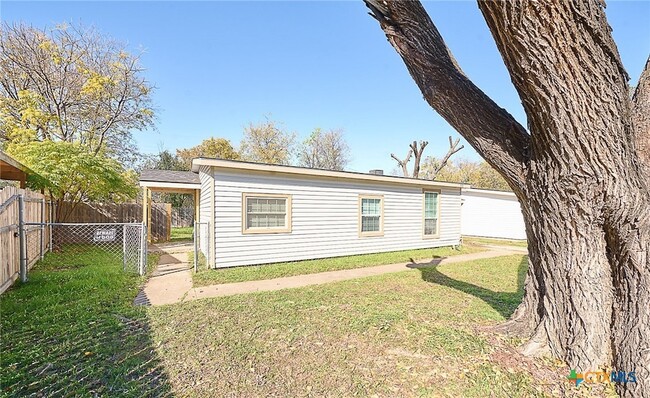 Photo - 919 Southside Dr