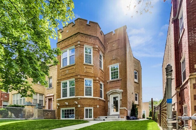 Photo - 5050 N Ridgeway Ave Condo