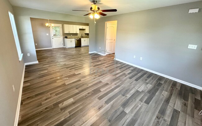 Photo - 4428 Guildhall Dr