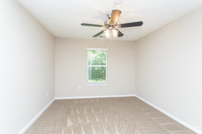 2BR, 2BA - 1069SF