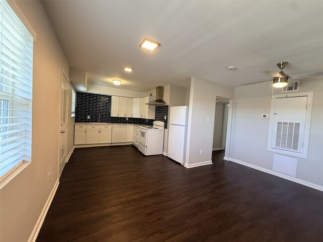 Photo - 1824 Thonig Rd Unit 11