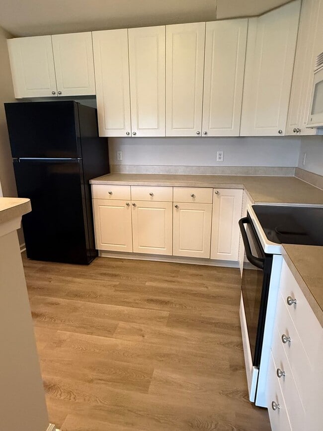 Building Photo - Hidden Springs II Condos Unit 758 Hidden Springs