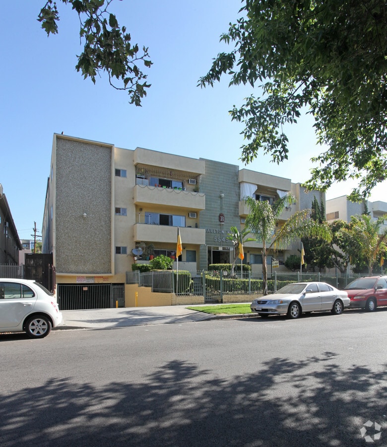Carlton West Apartments - Carlton West Apartments