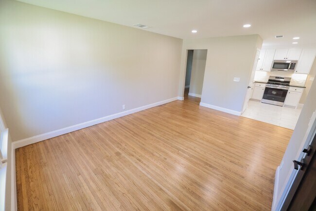 Photo - 5008 Penrose Ave