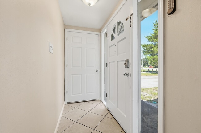 338 Coral Dr SW