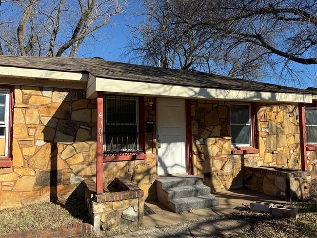 Photo - 4101 SE 11th St