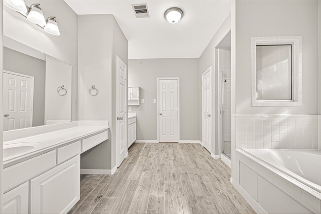 Photo - 1903 Amber Trail Ln