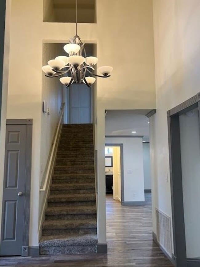 Photo - FAIR OAKS BEAUTY WITH POOL, SPA & SOLAR!!