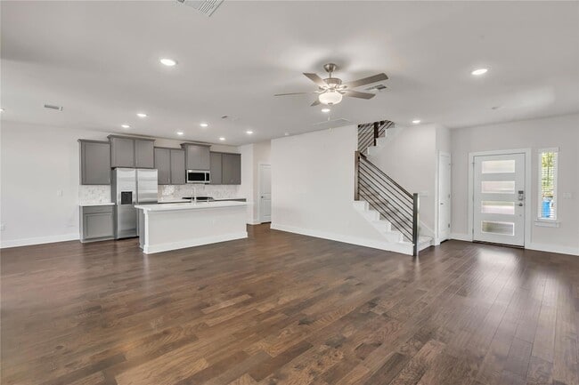 Photo - 15607 Ellinger Dr