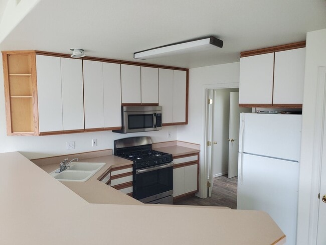 Photo - 562 NE Negus Loop Unidad 564