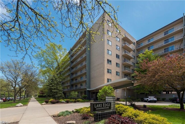 Building Photo - 10301 Lake Ave Unit 805 Rental
