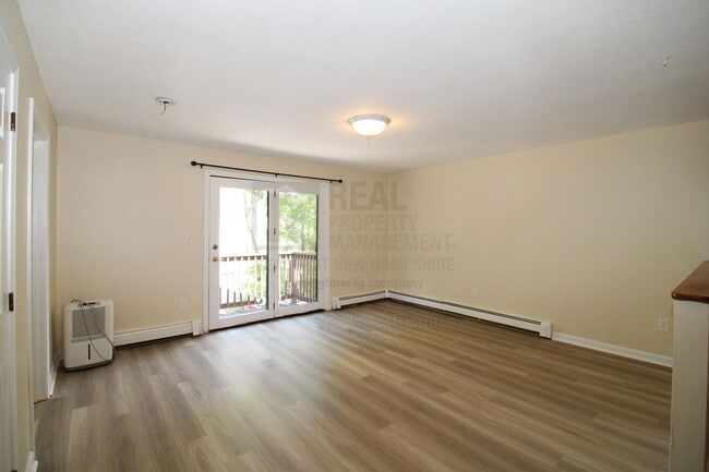Building Photo - 11 Hickey St Unit 3