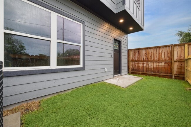 Photo - 976 Marjorie St Unit 2