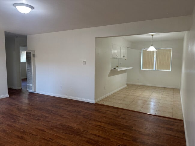 Photo - 5136 1/4 Clara St