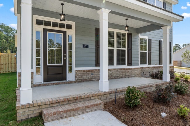 Photo - 721 Ronaldsay Rd