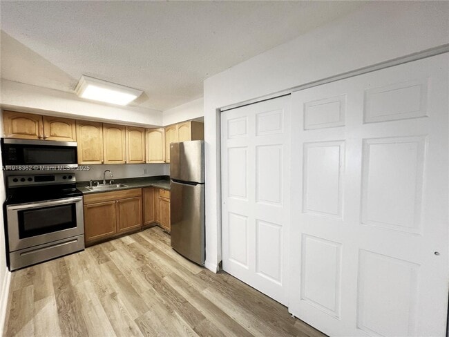 Building Photo - 65 NE 59th St Unit 3