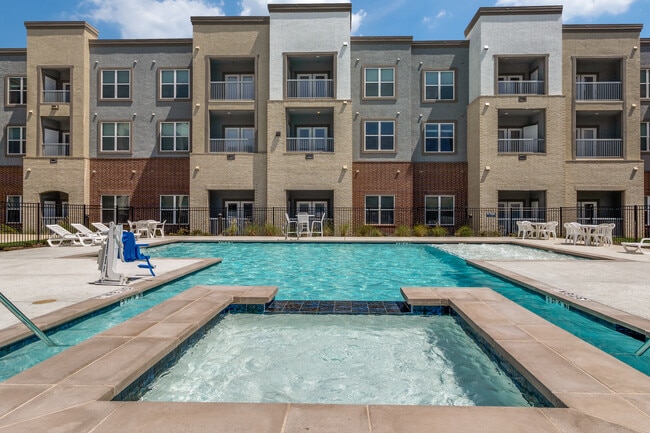 Building Photo - Palladium East Foster Crossing Rental