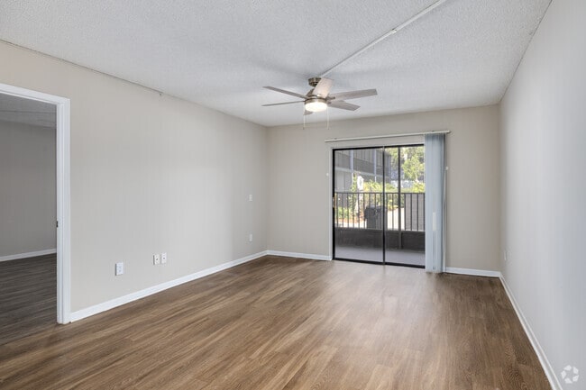2BR, 2BA - 1,150SF - Living Room