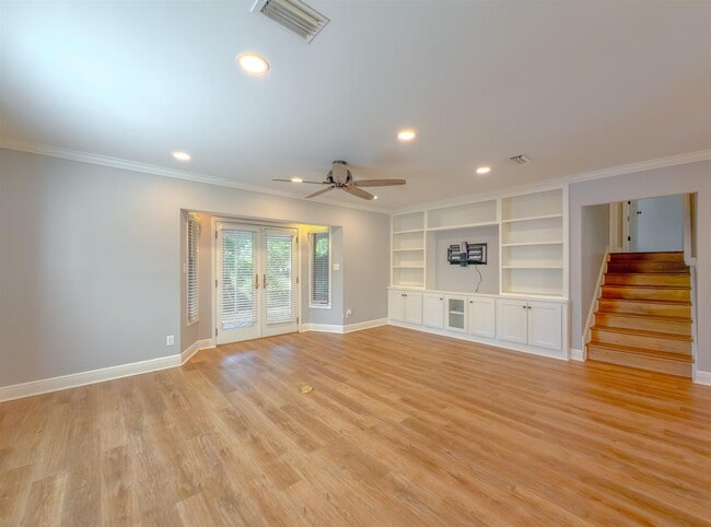 Photo - 810 Devon Dr