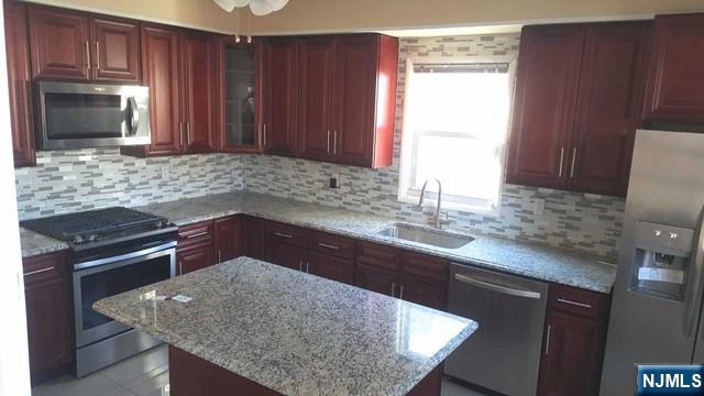 Building Photo - 24 Hackett Pl