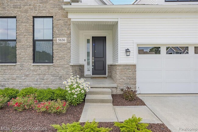 5636 Suffolk Ct