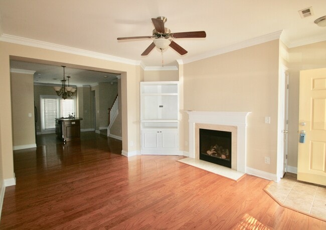 Photo - 2 BED/2.5 BATH Townhome in Magnificent Wesley Heights West End District