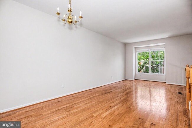 Photo - 45527 Grand Central Sq