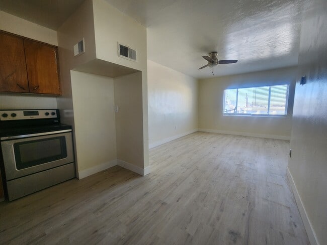 Photo - Oakley Mixed Use Unit 1