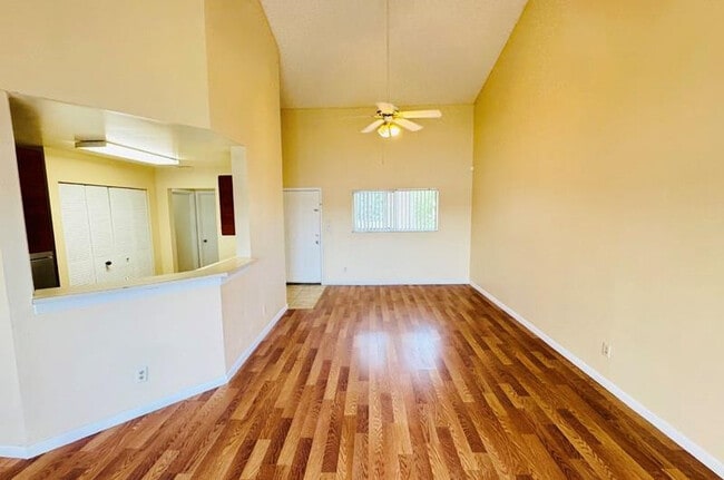 Photo - 3449 NW 44th St Unit 202